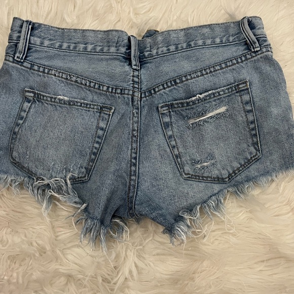 Freepeople jean shorts. Great condition and very cute. Fits an x-small. - Picture 2 of 3